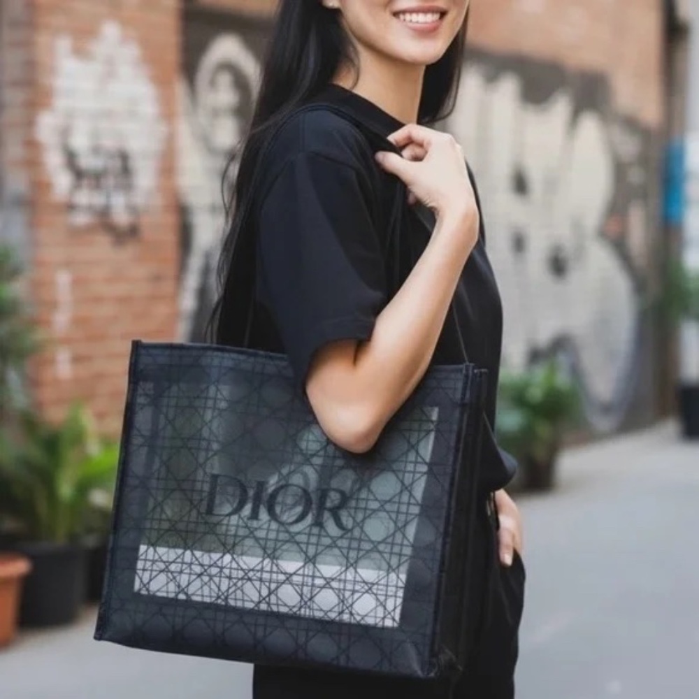 💋Christian Dior Beauty Parfums Makeup Black Velvet Mesh Large Tote Bag. - Picture 3 of 6